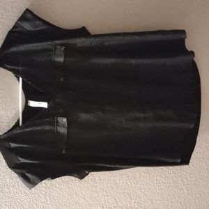 It's a very beautiful shirt and u should combine a necklace with it 🥰